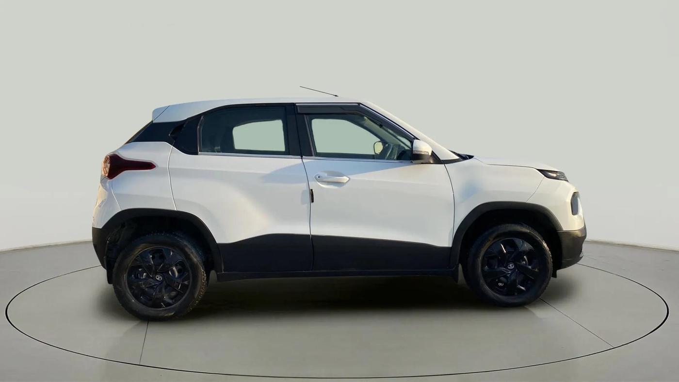 2022 Tata PUNCH ADVENTURE MT, Petrol, Manual, 30,257 km, Right Side