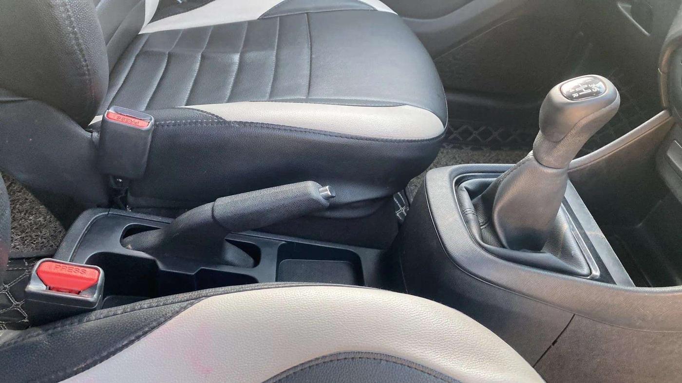 2022 Tata PUNCH ADVENTURE MT, Petrol, Manual, 30,257 km, Gear Lever