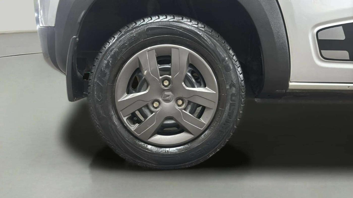 2018 Renault Kwid RXT 1.0 AMT (O), Petrol, Automatic, 38,320 km, Right Rear Wheel