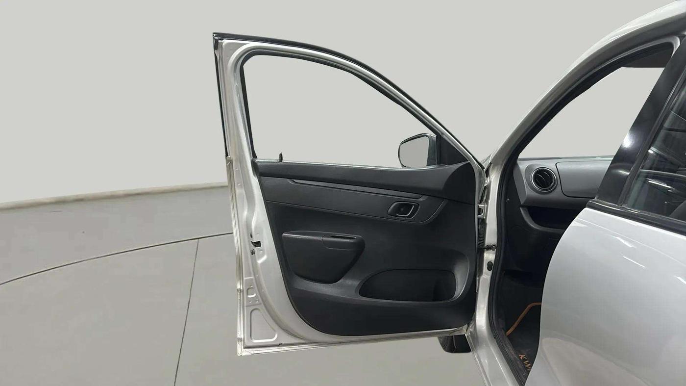 2018 Renault Kwid RXT 1.0 AMT (O), Petrol, Automatic, 38,320 km, LHS Front Door