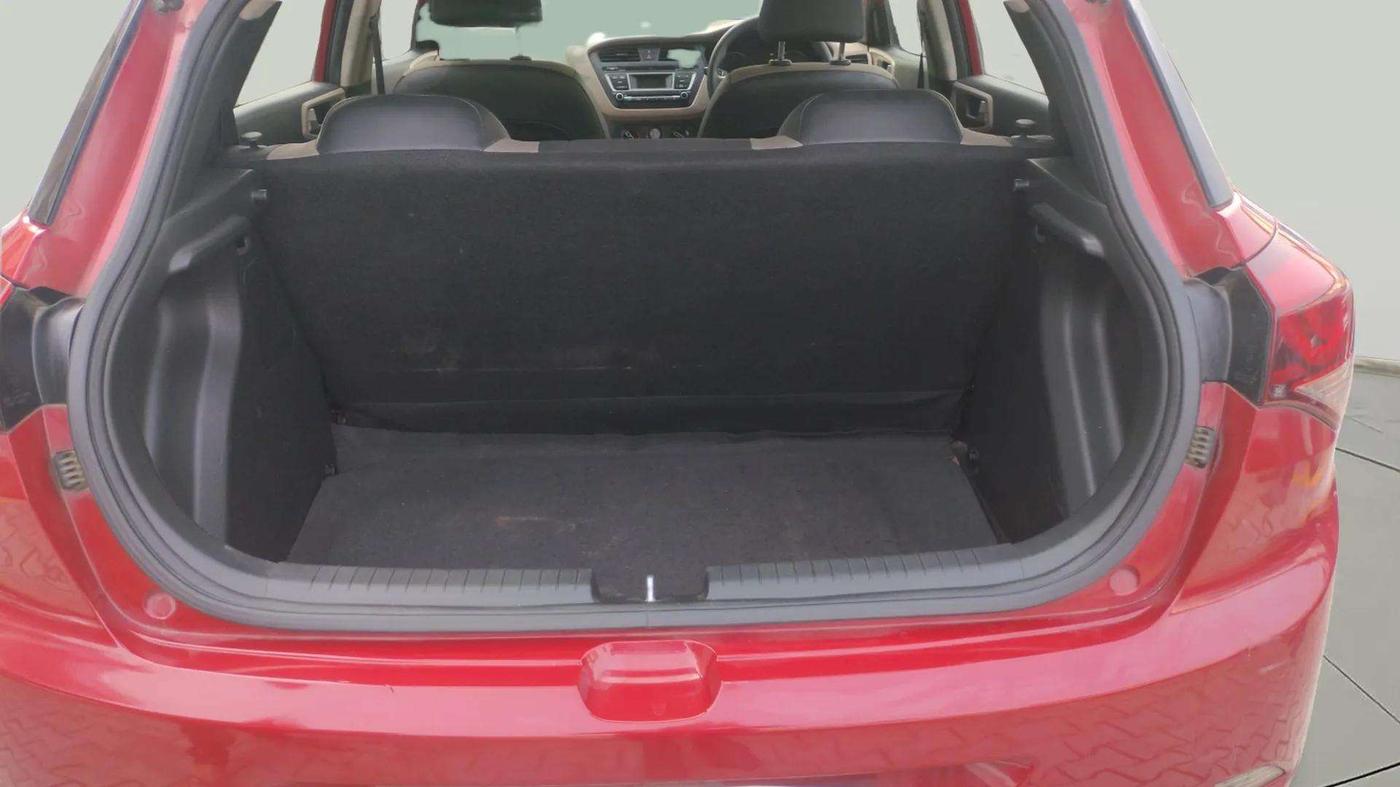 2017 Hyundai Elite i20 MAGNA EXECUTIVE 1.2, Petrol, Manual, 32,041 km, Boot Inside