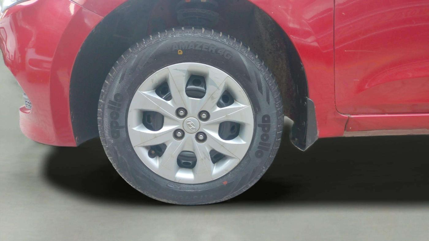 2017 Hyundai Elite i20 MAGNA EXECUTIVE 1.2, Petrol, Manual, 32,041 km, Left Front Wheel