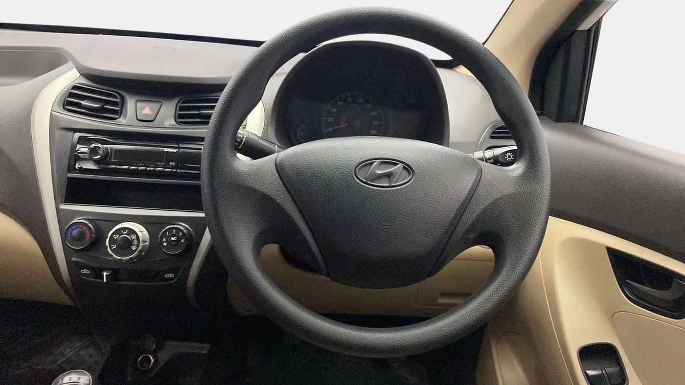 2015 Hyundai Eon ERA +, Petrol, Manual, 51,747 km, Steering Wheel Close Up