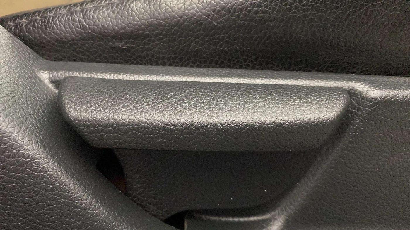 2015 Hyundai Eon ERA +, Petrol, Manual, 51,747 km, Driver Side Adjustment Panel