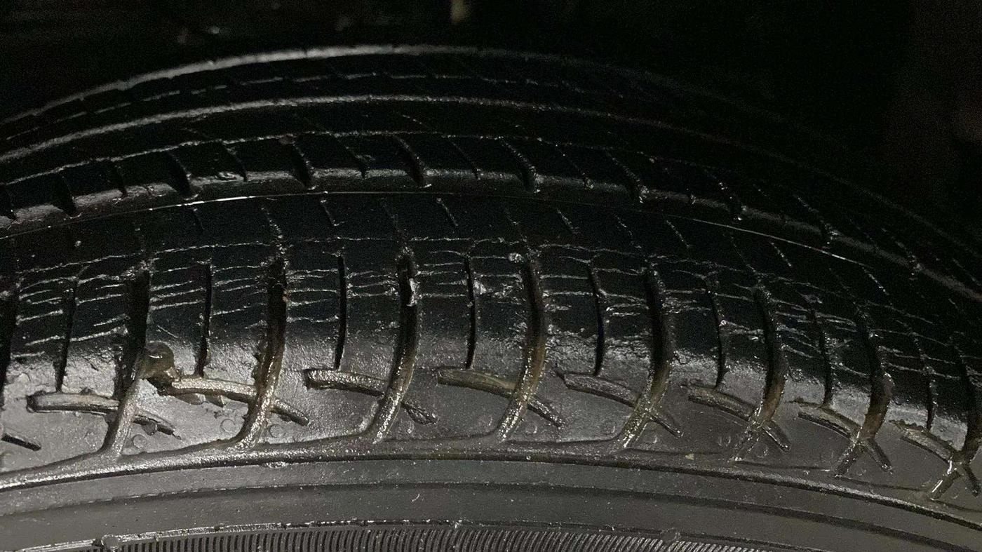 2017 Maruti Baleno DELTA PETROL 1.2, Petrol, Manual, 9,079 km, Left Front Tyre Tread