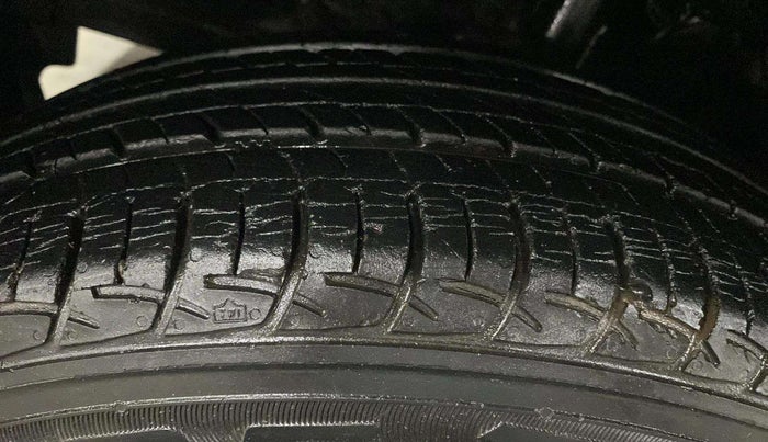 2017 Maruti Baleno DELTA PETROL 1.2, Petrol, Manual, 9,079 km, Right Rear Tyre Tread