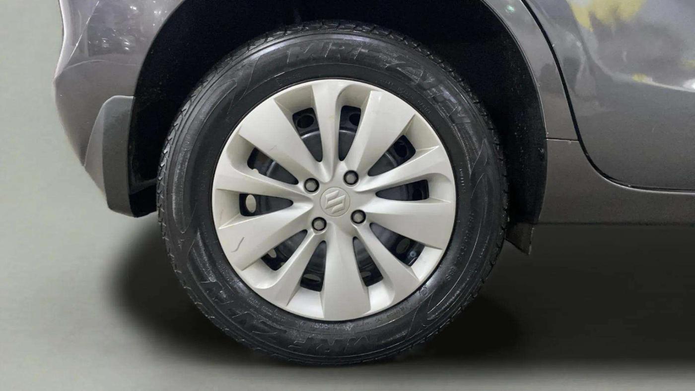 2017 Maruti Baleno DELTA PETROL 1.2, Petrol, Manual, 9,079 km, Right Rear Wheel