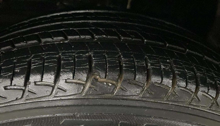 2017 Maruti Baleno DELTA PETROL 1.2, Petrol, Manual, 9,079 km, Left Rear Tyre Tread