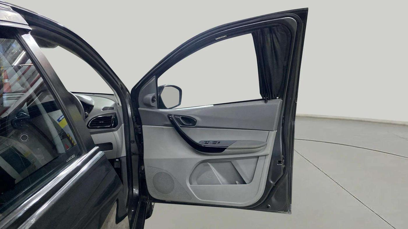 2022 Tata TIGOR XZ CNG, CNG, Manual, 70,969 km, RHS Front Door