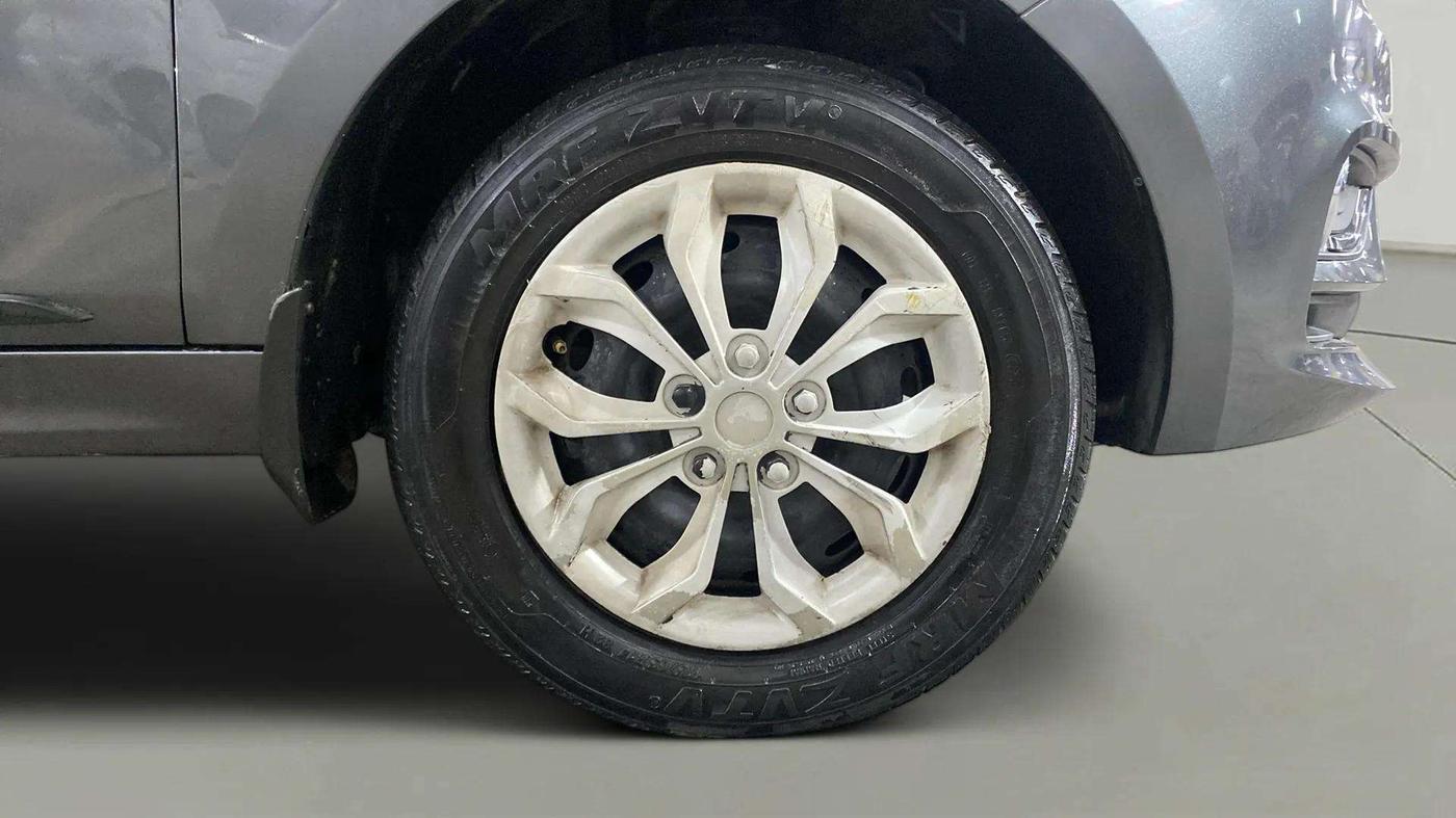 2022 Tata TIGOR XZ CNG, CNG, Manual, 70,969 km, Right Front Wheel