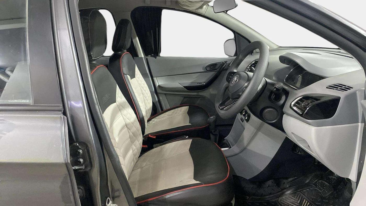 2022 Tata TIGOR XZ CNG, CNG, Manual, 70,969 km, Right Side Front Door Cabin