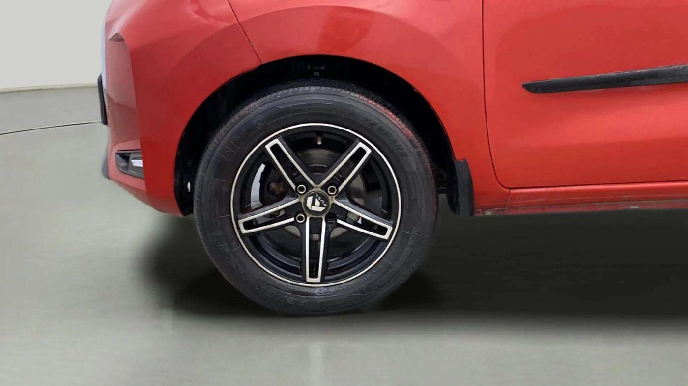 2021 Datsun Redi Go A, Petrol, Manual, 38,696 km, Left Front Wheel