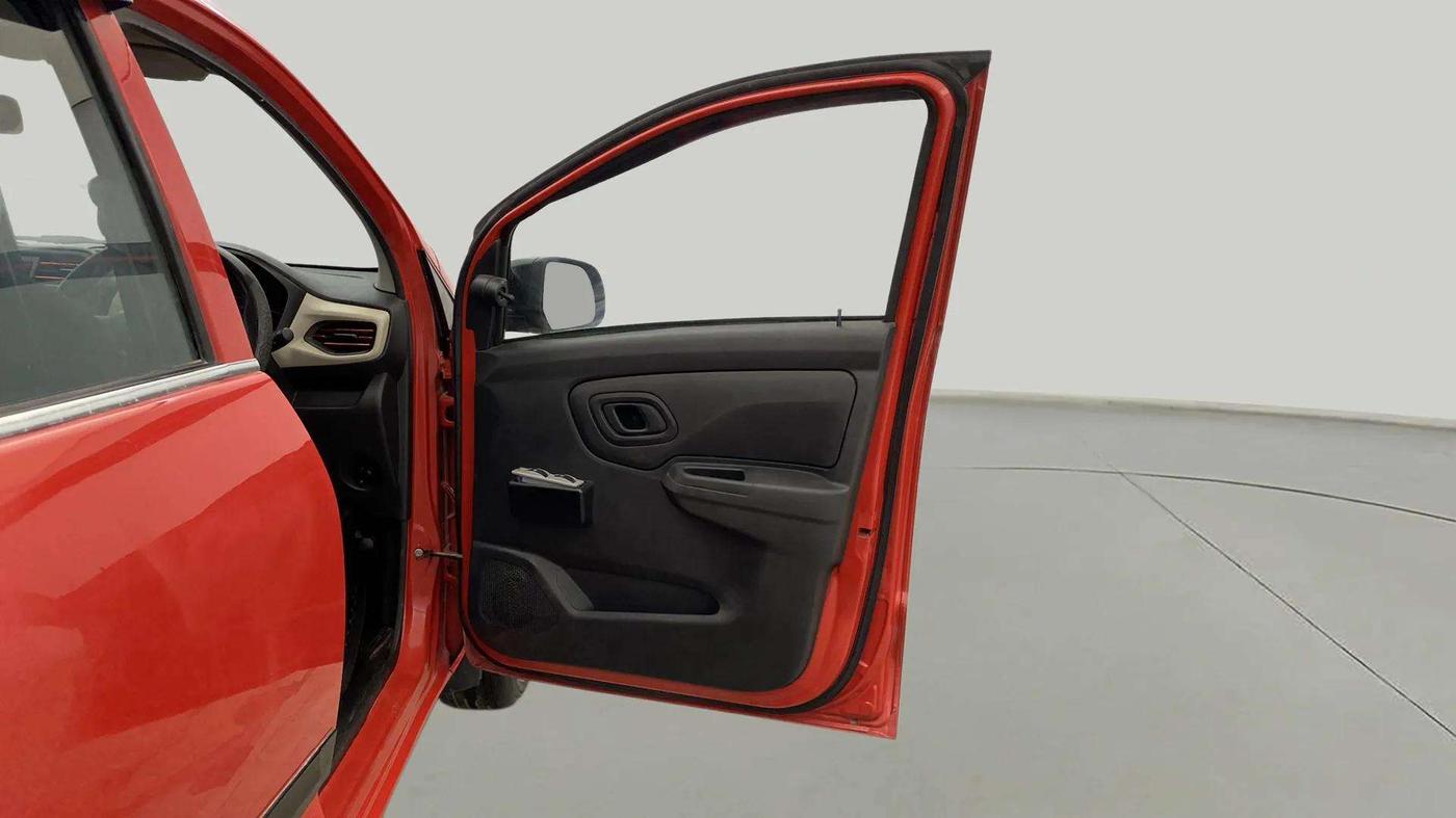 2021 Datsun Redi Go A, Petrol, Manual, 38,696 km, RHS Front Door