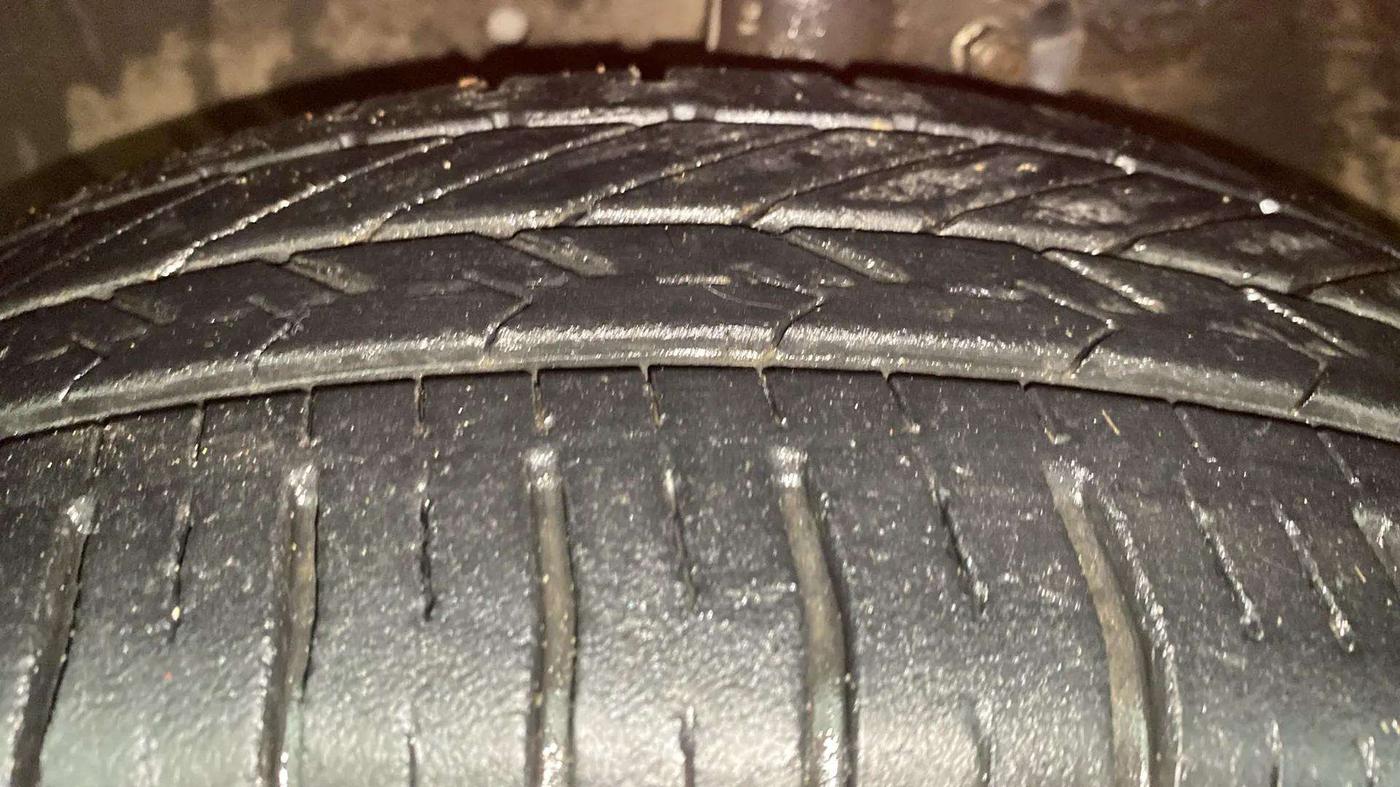 2016 Maruti Celerio VXI AMT (O), Petrol, Automatic, 81,681 km, Left Front Tyre Tread