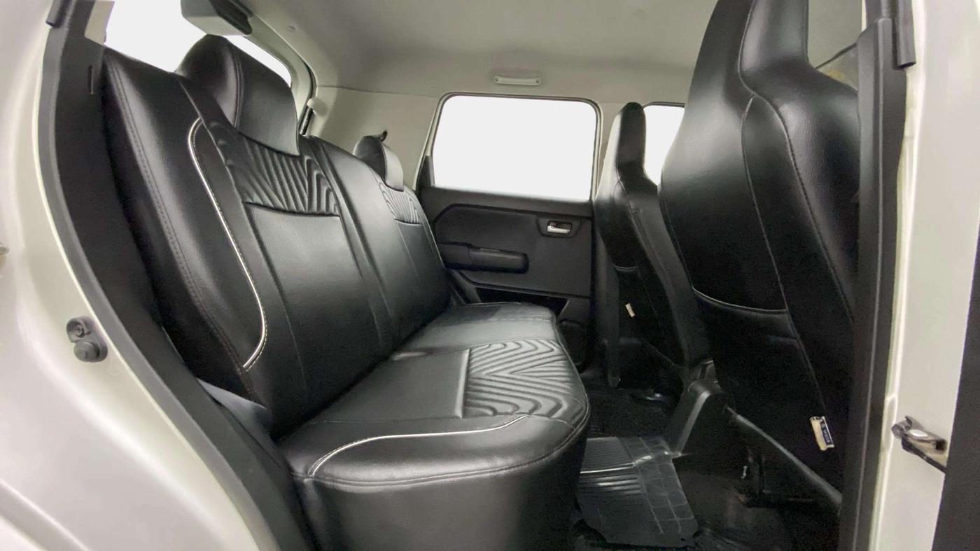 2019 Maruti New Wagon-R ZXI 1.2, Petrol, Manual, 73,299 km, Right Side Rear Door Cabin