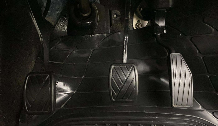 2019 Maruti New Wagon-R ZXI 1.2, Petrol, Manual, 73,299 km, Pedals