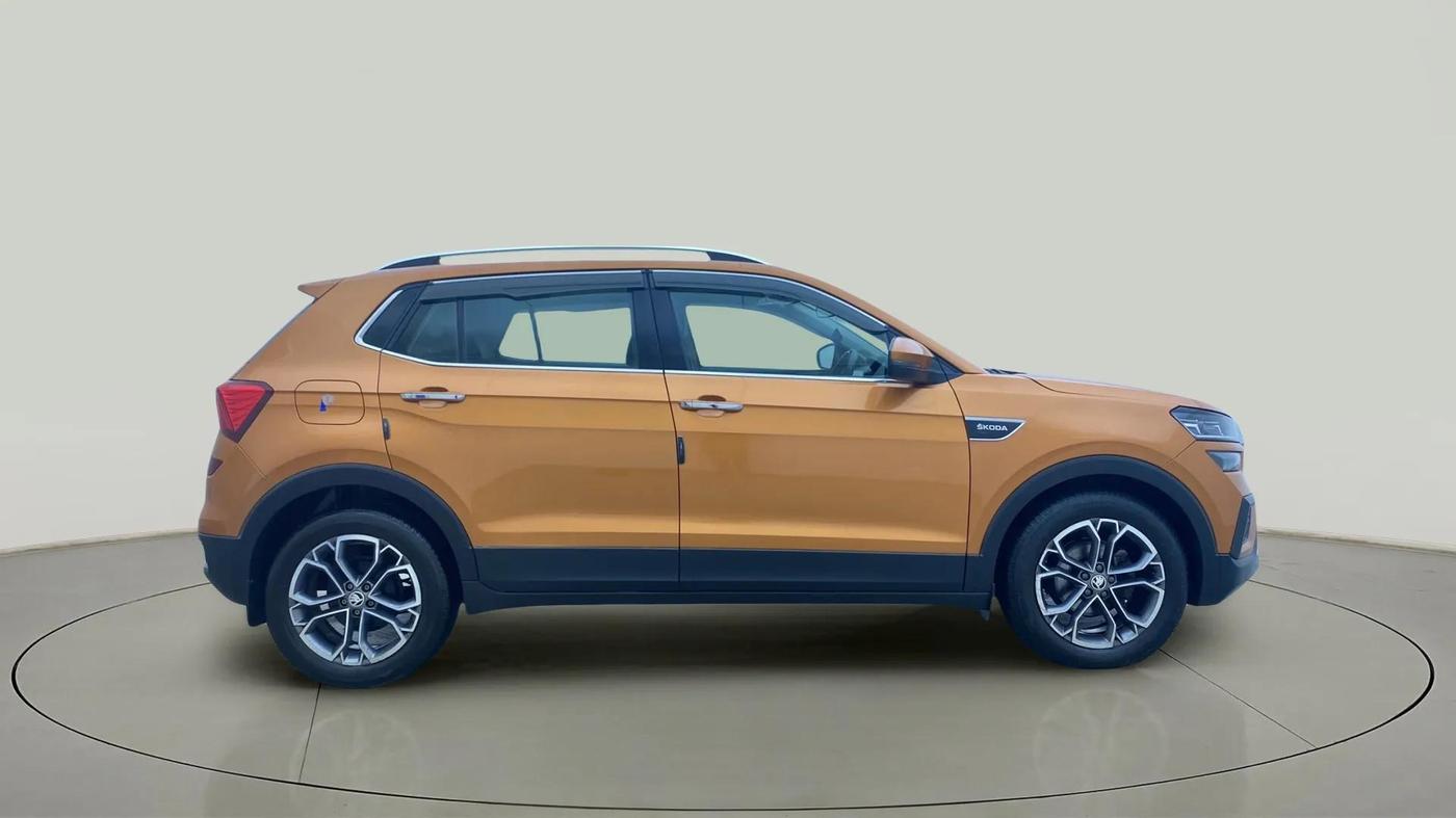 2021 Skoda KUSHAQ STYLE 1.0L TSI AT, Petrol, Automatic, 70,825 km, Right Side View