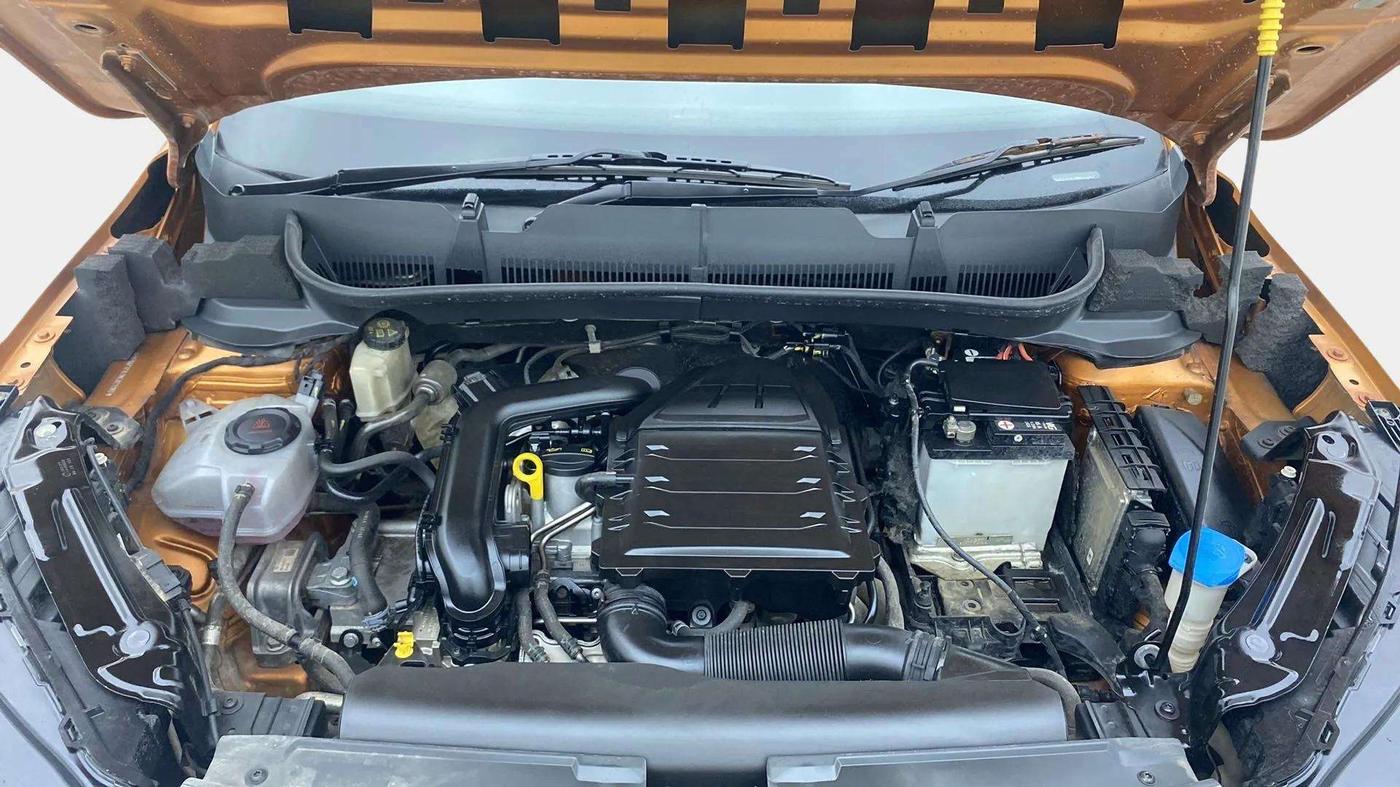 2021 Skoda KUSHAQ STYLE 1.0L TSI AT, Petrol, Automatic, 70,825 km, Engine View