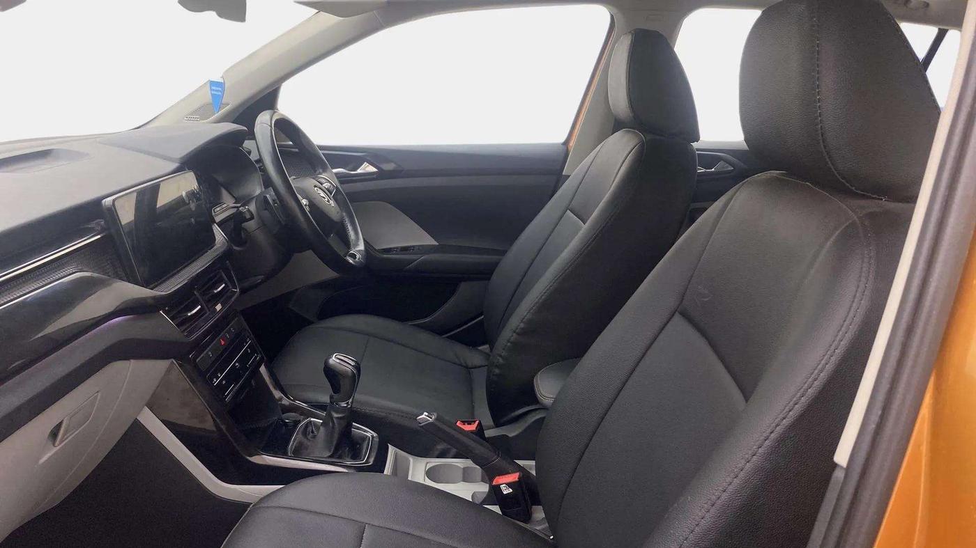 2021 Skoda KUSHAQ STYLE 1.0L TSI AT, Petrol, Automatic, 70,825 km, Right Side Front Door Cabin