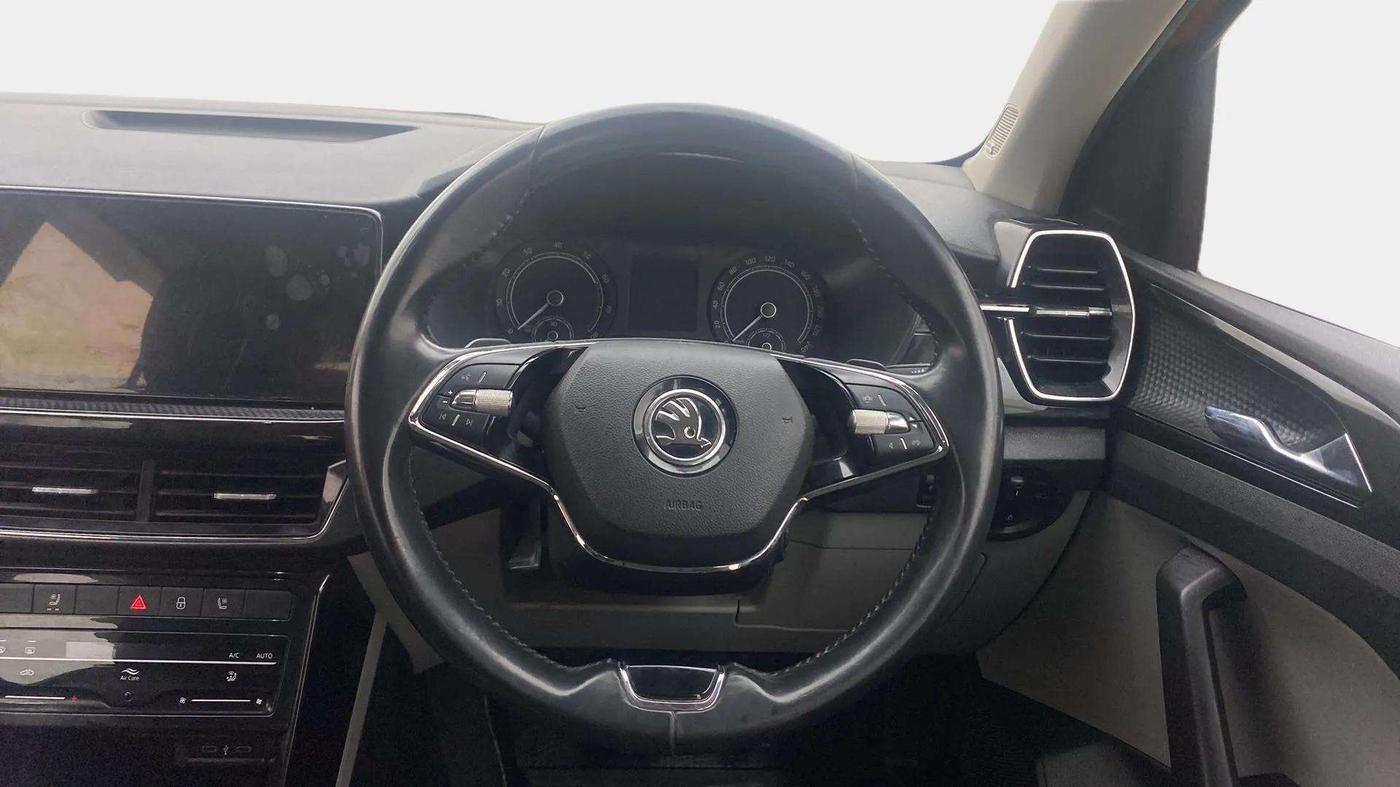 2021 Skoda KUSHAQ STYLE 1.0L TSI AT, Petrol, Automatic, 70,825 km, Steering Wheel Close Up