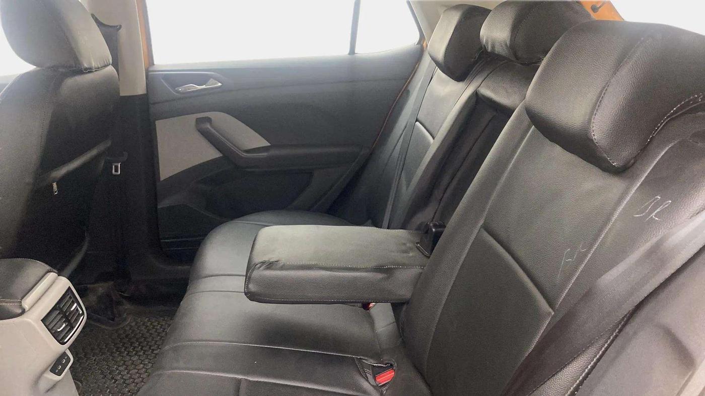 2021 Skoda KUSHAQ STYLE 1.0L TSI AT, Petrol, Automatic, 70,825 km, Right Side Rear Door Cabin