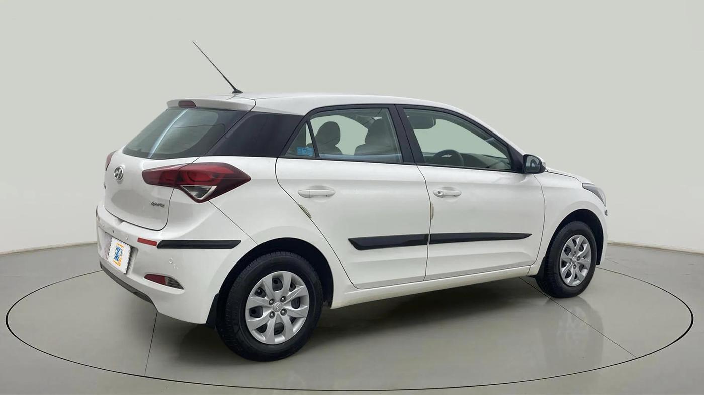 2017 Hyundai Elite i20 SPORTZ 1.2, CNG, Manual, 60,369 km, Right Back Diagonal