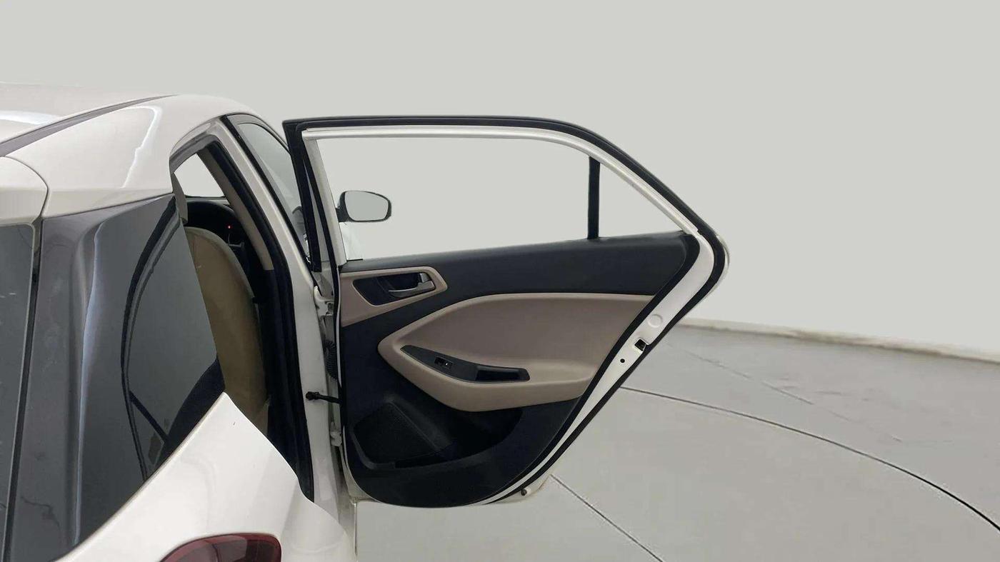 2017 Hyundai Elite i20 SPORTZ 1.2, CNG, Manual, 60,369 km, RHS Rear Door