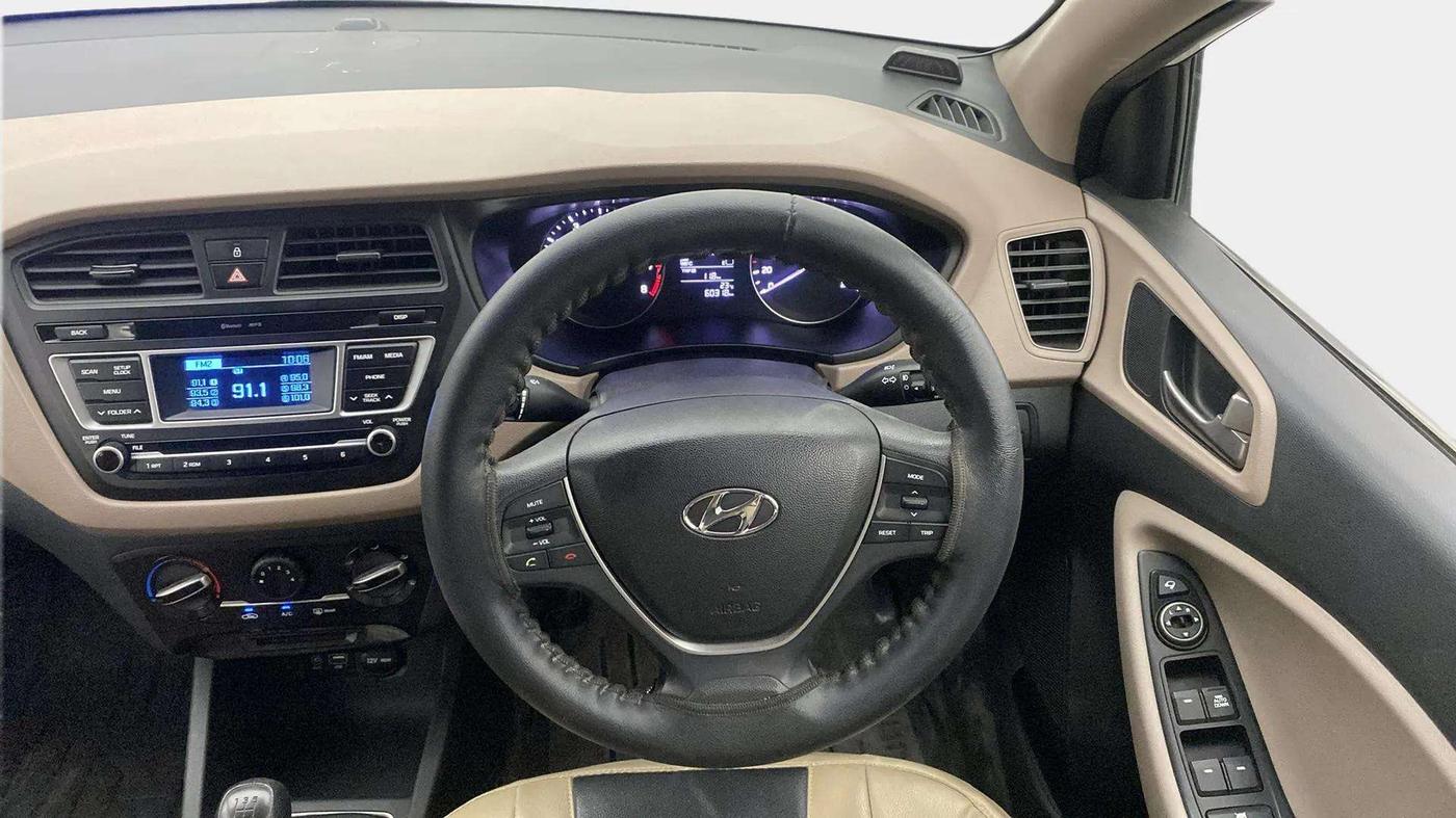 2017 Hyundai Elite i20 SPORTZ 1.2, CNG, Manual, 60,369 km, Steering Wheel Close Up