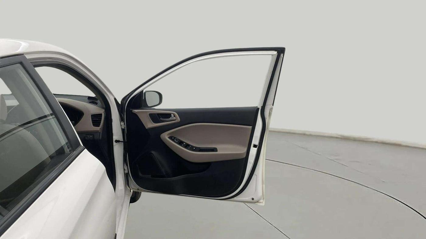 2017 Hyundai Elite i20 SPORTZ 1.2, CNG, Manual, 60,369 km, RHS Front Door