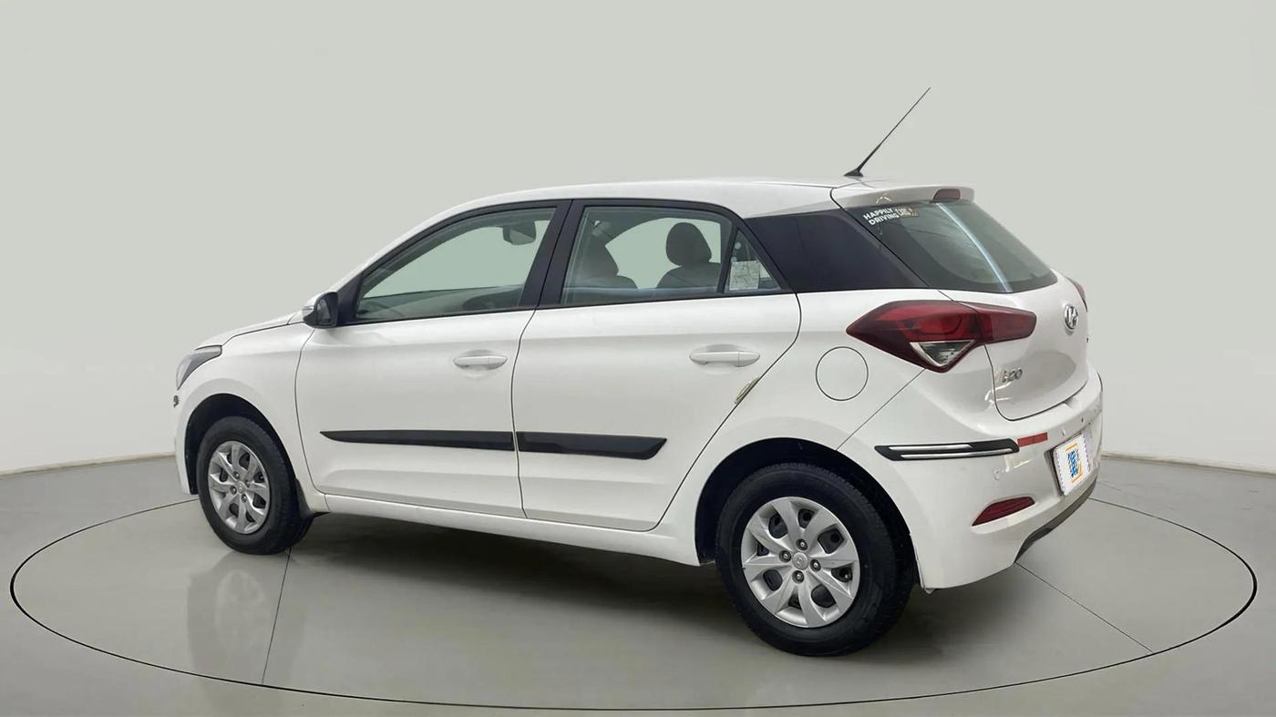2017 Hyundai Elite i20 SPORTZ 1.2, CNG, Manual, 60,369 km, Left Back Diagonal