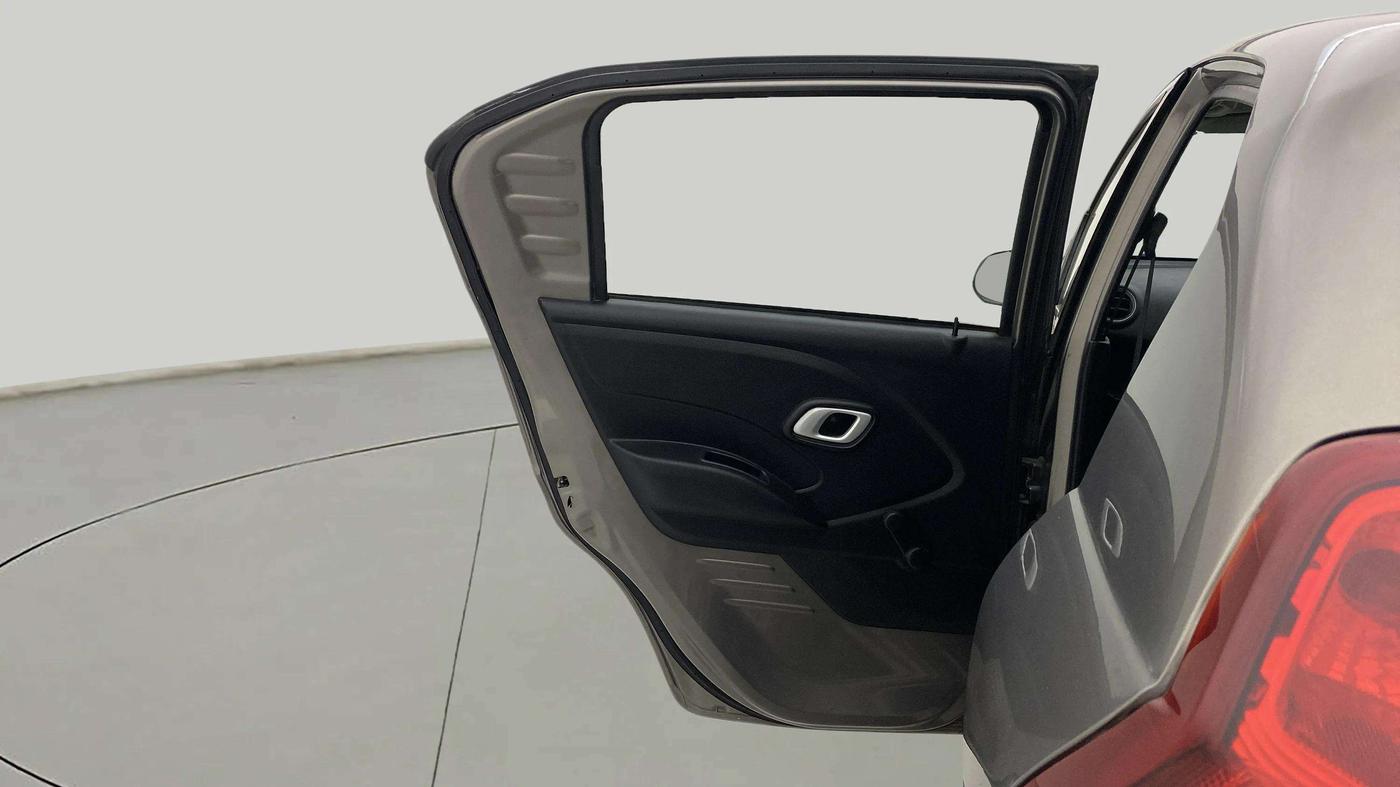 2018 Datsun Redi Go T(O) 1.0 AMT, Petrol, Automatic, 32,651 km, LHS Rear Door