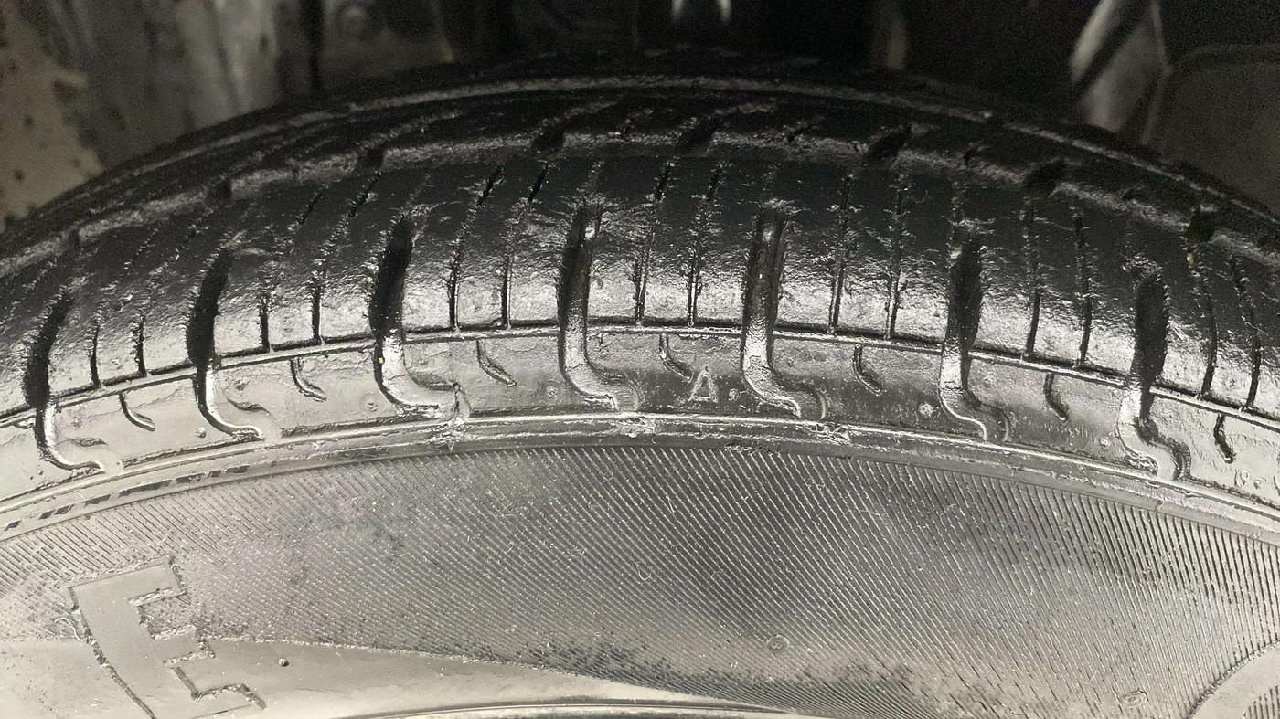 2018 Datsun Redi Go T(O) 1.0 AMT, Petrol, Automatic, 32,651 km, Left Front Tyre Tread
