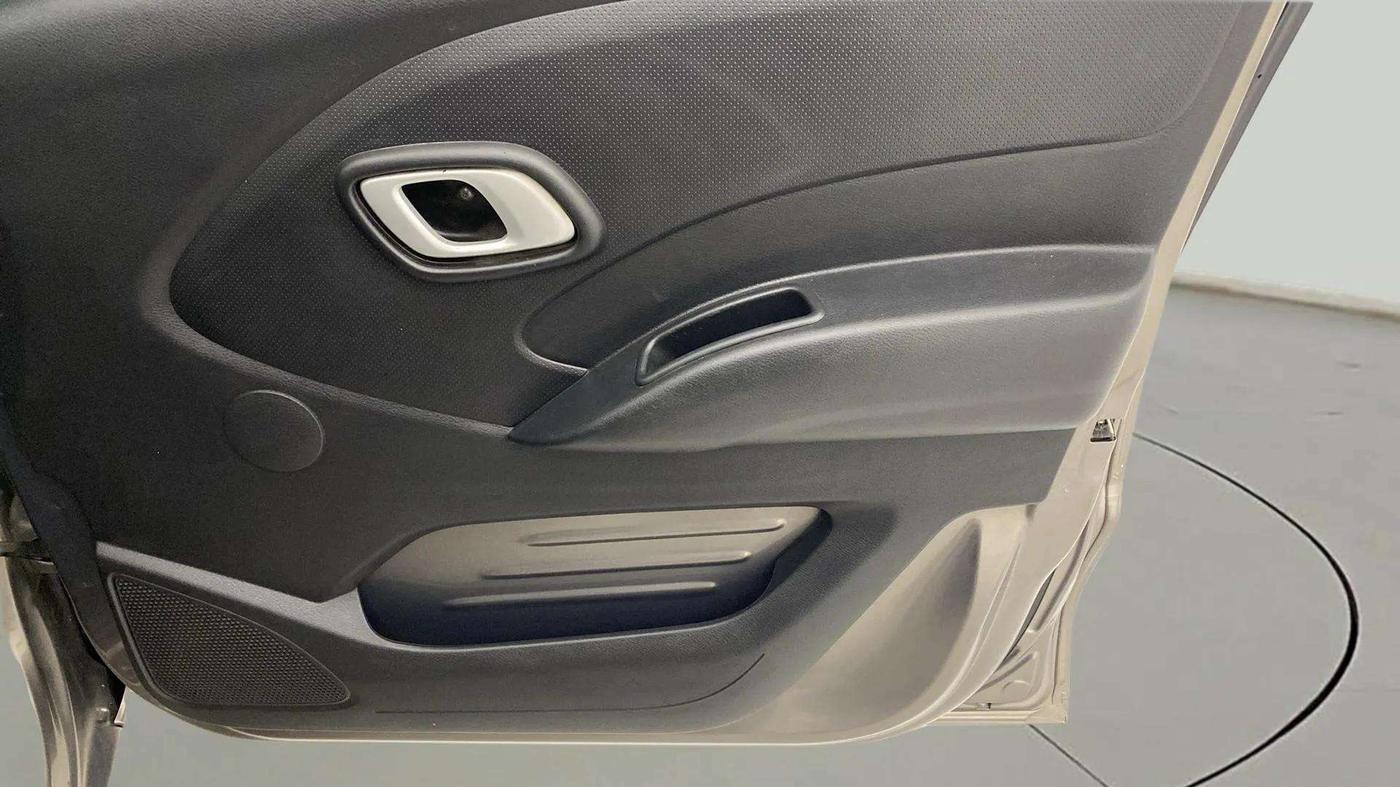 2018 Datsun Redi Go T(O) 1.0 AMT, Petrol, Automatic, 32,651 km, Driver Side Door Panels Control