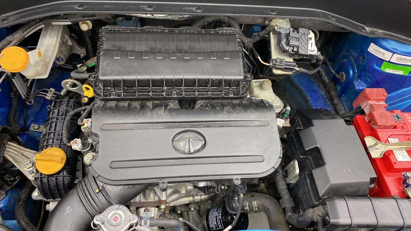 2022 Tata PUNCH CREATIVE AMT 1.2 RTN DUAL TONE, Petrol, Automatic, 22,894 km, Engine View