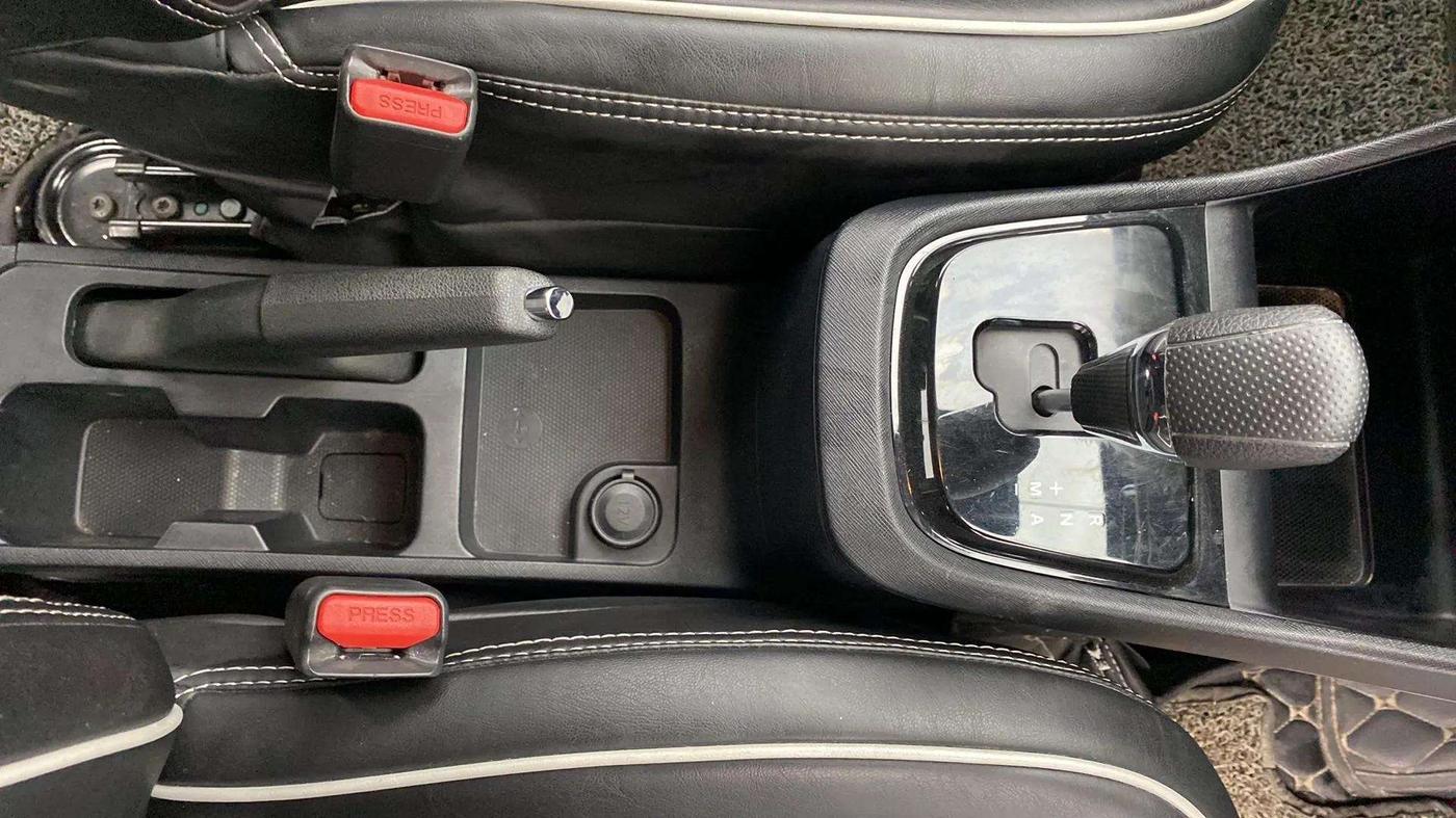 2022 Tata PUNCH CREATIVE AMT 1.2 RTN DUAL TONE, Petrol, Automatic, 22,894 km, Gear Lever
