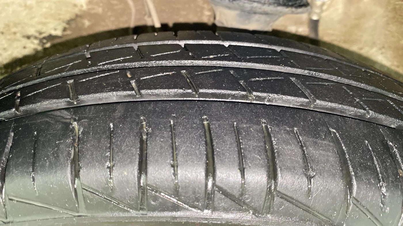 2021 Maruti Alto VXI, Petrol, Manual, 27,595 km, Left Front Tyre Tread