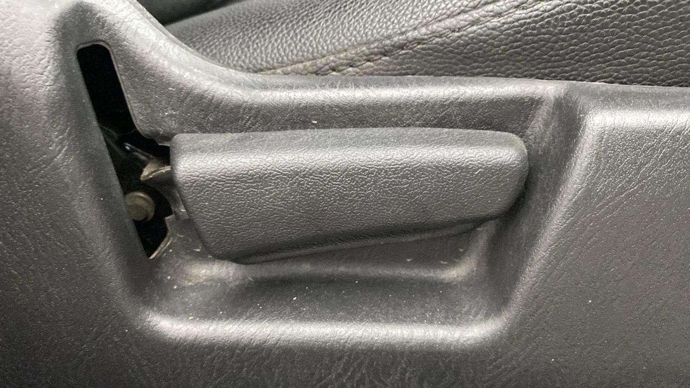 2021 Maruti Alto VXI, Petrol, Manual, 27,595 km, Driver Side Adjustment Panel