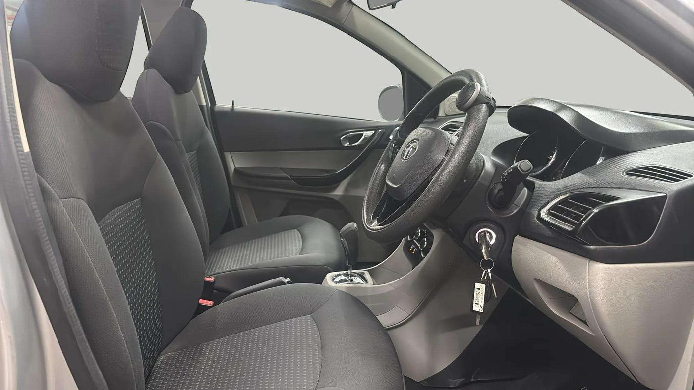 2018 Tata Tiago XZA PETROL, Petrol, Automatic, 47,188 km, Right Side Front Door Cabin