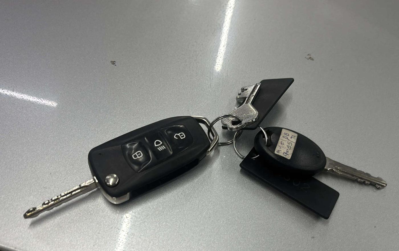 2018 Tata Tiago XZA PETROL, Petrol, Automatic, 47,188 km, Key Close Up