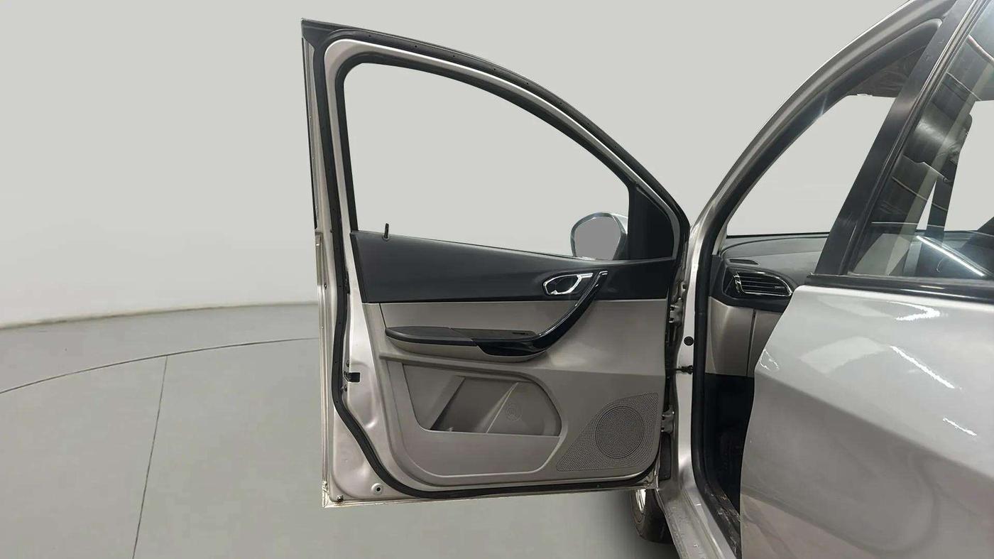 2018 Tata Tiago XZA PETROL, Petrol, Automatic, 47,188 km, LHS Front Door