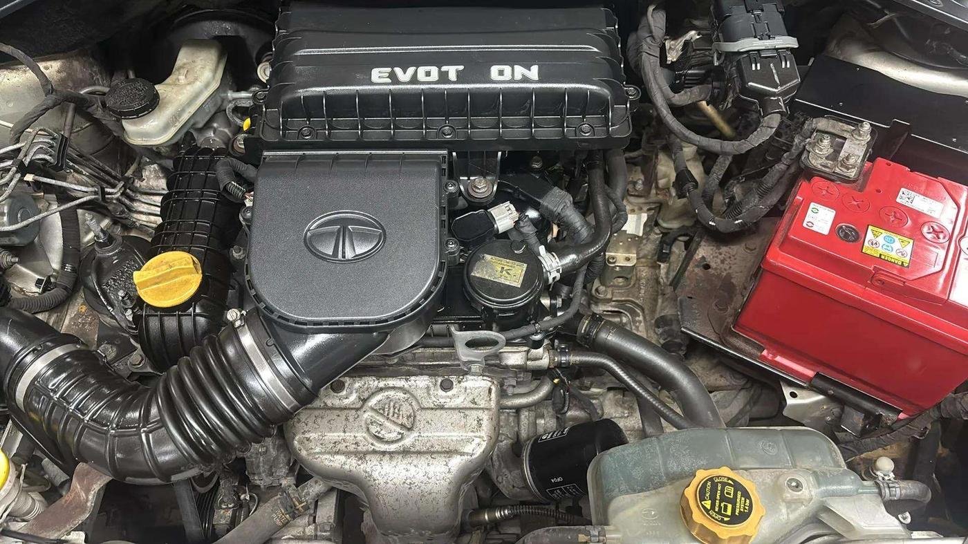 2018 Tata Tiago XZA PETROL, Petrol, Automatic, 47,188 km, Engine View
