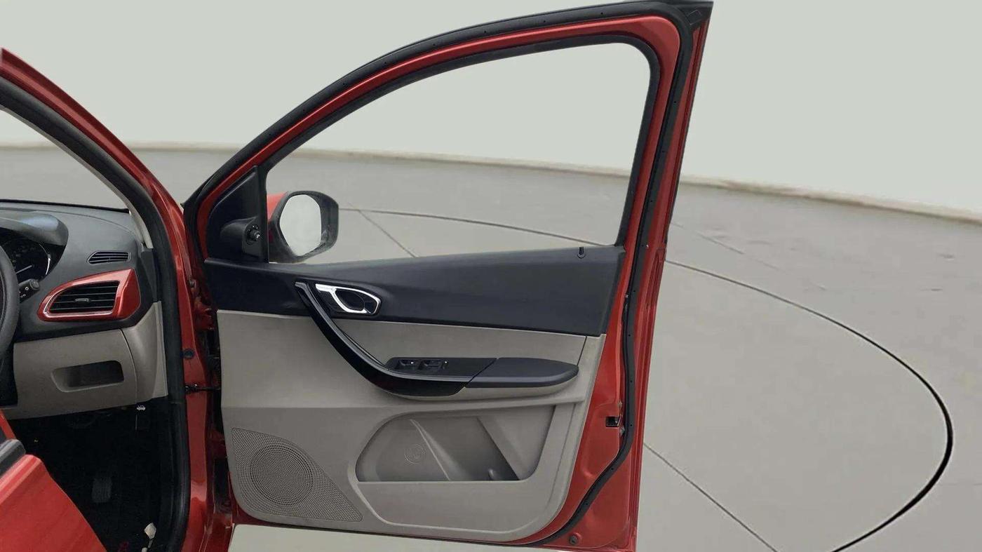 2018 Tata Tiago XZA PETROL, Petrol, Automatic, 40,578 km, RHS Front Door