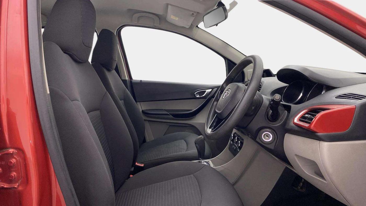 2018 Tata Tiago XZA PETROL, Petrol, Automatic, 40,578 km, Right Side Front Door Cabin