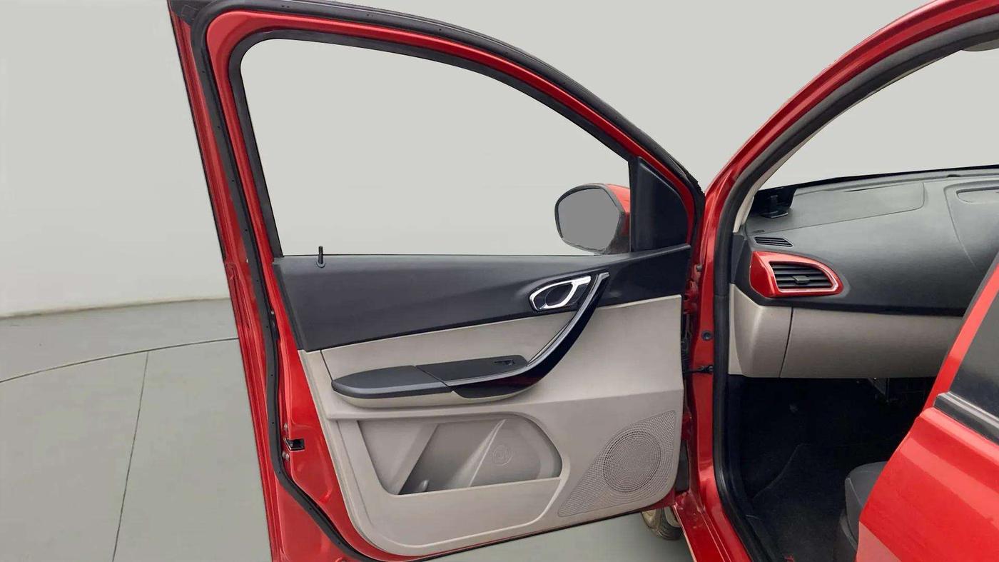 2018 Tata Tiago XZA PETROL, Petrol, Automatic, 40,578 km, LHS Front Door