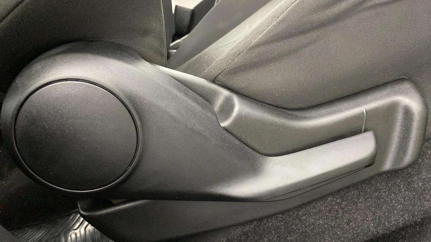2018 Maruti IGNIS ZETA 1.2, Petrol, Manual, 31,081 km, Driver Side Adjustment Panel
