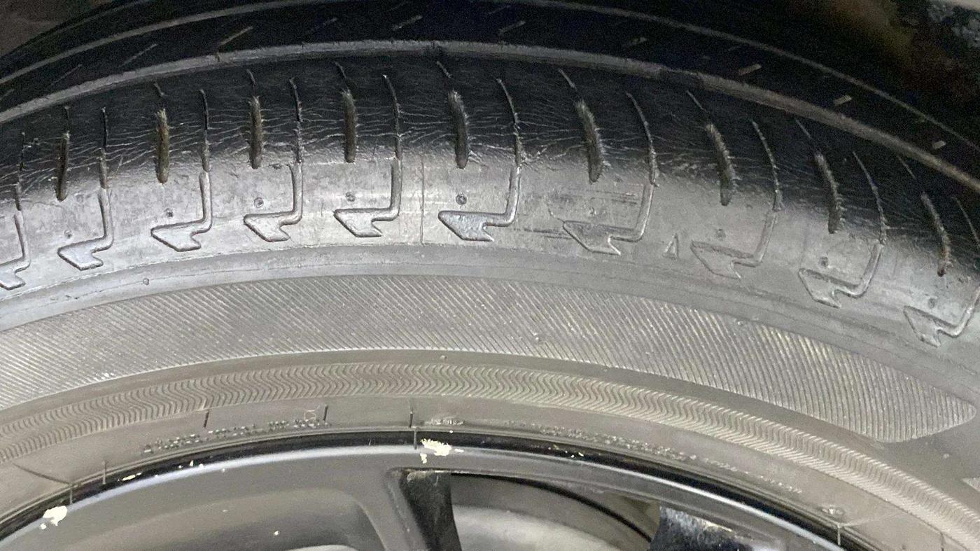 2018 Maruti IGNIS ZETA 1.2, Petrol, Manual, 31,081 km, Left Front Tyre Tread