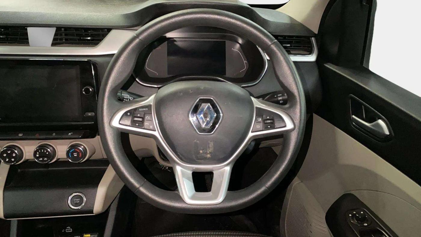 2024 Renault TRIBER RXZ AMT, Petrol, Automatic, 6,664 km, Steering Wheel Close Up