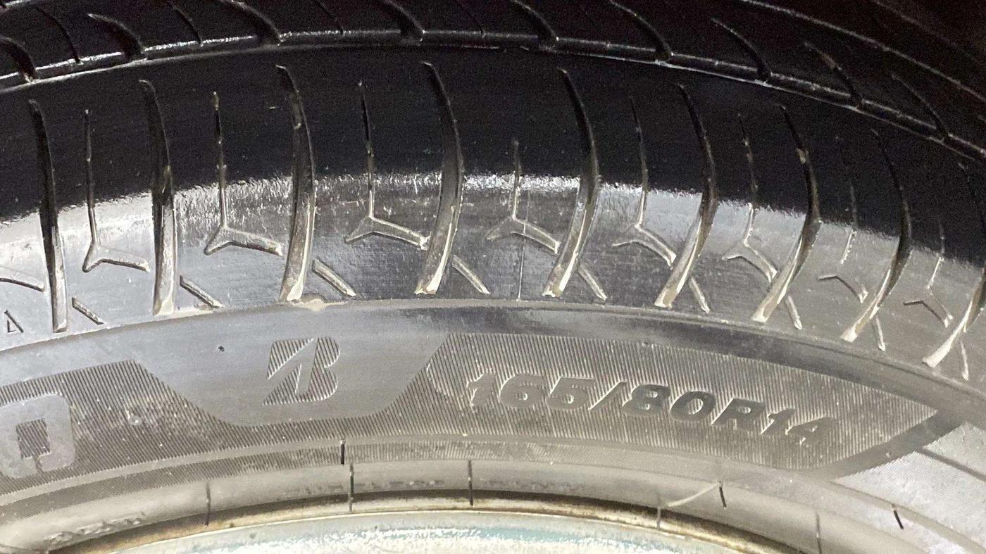 2019 Maruti Swift LXI, Petrol, Manual, 85,399 km, Left Front Tyre Tread