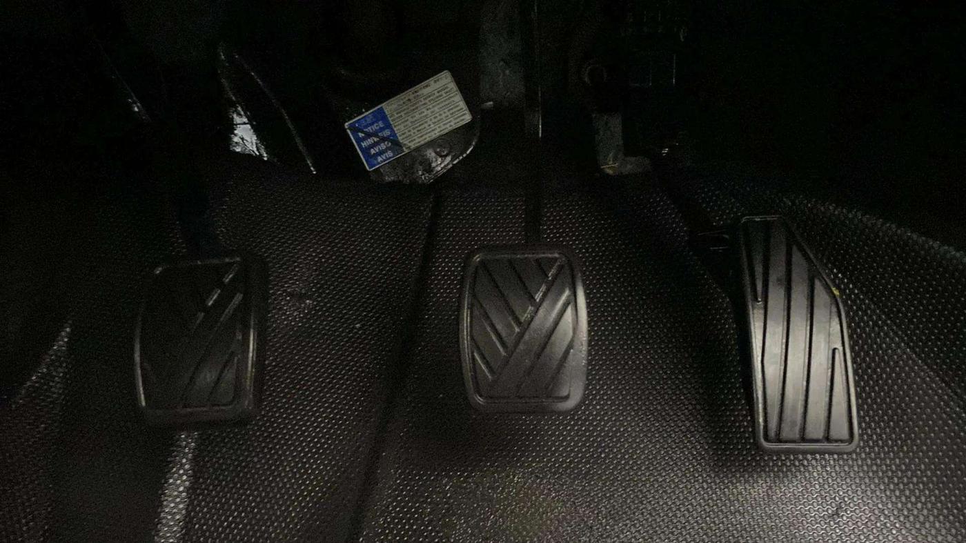 2019 Maruti Swift LXI, Petrol, Manual, 85,399 km, Pedals