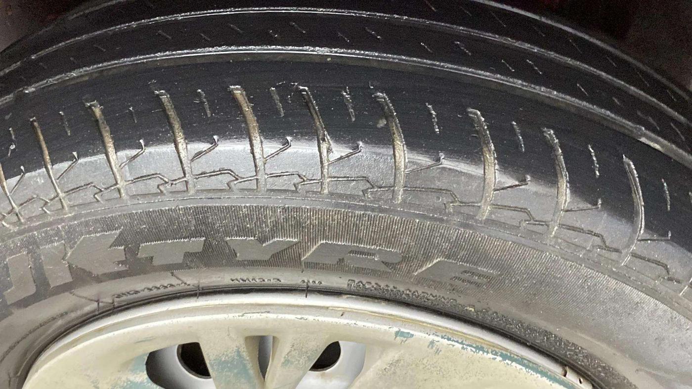 2019 Maruti Swift LXI, Petrol, Manual, 85,399 km, Right Rear Tyre Tread